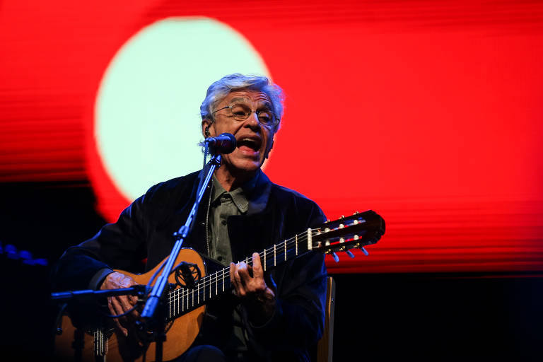 Caetano Veloso em show no Vale do Anhangabaú, em São Paulo