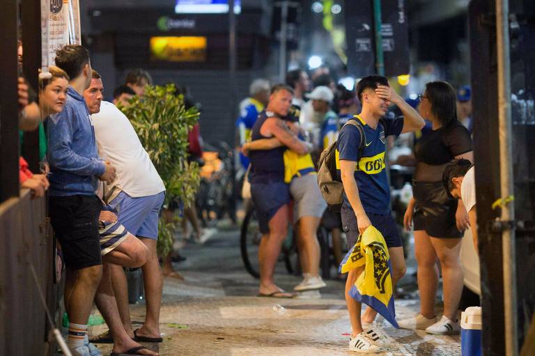 Torcedor argentino é agredido durante briga em Copacabana após final da Libertadores