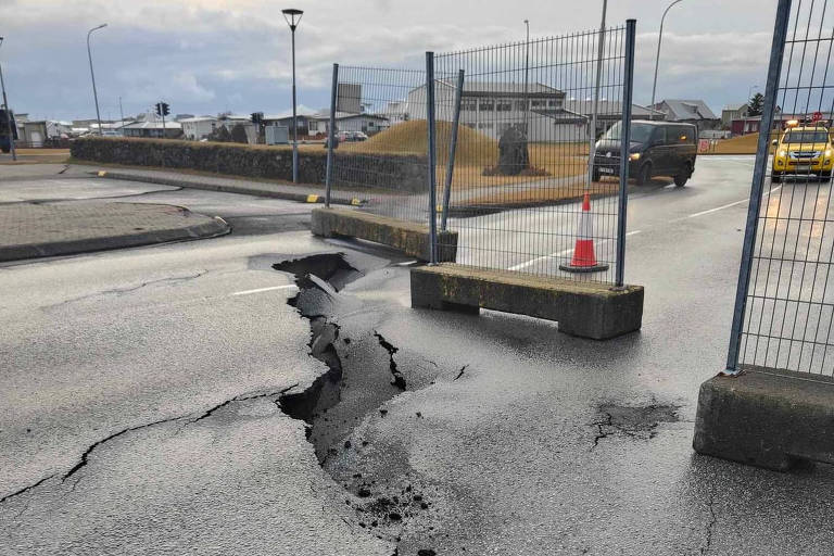 Em alerta contra lava de vulcão, Islândia prevê barragem ao redor de usina