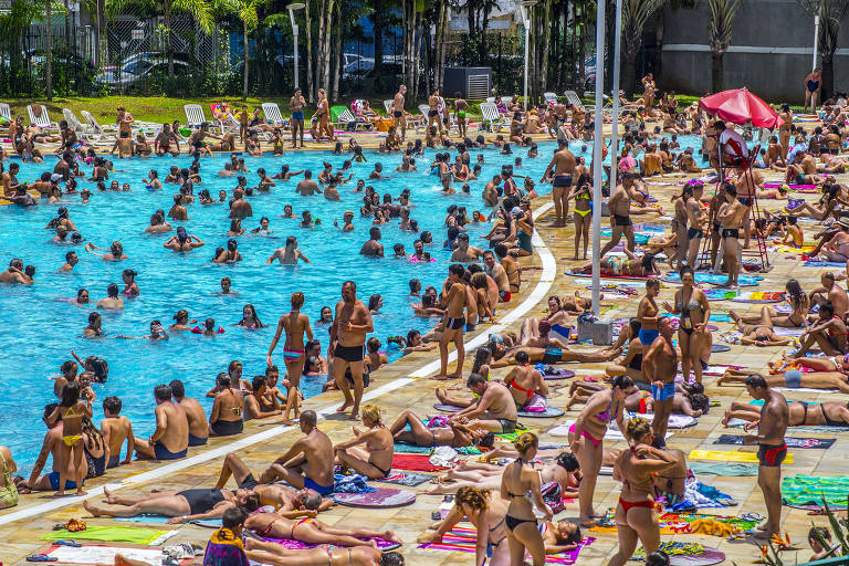 Calor em SP lota piscinas do Sesc; veja como usar e pegar menos filas