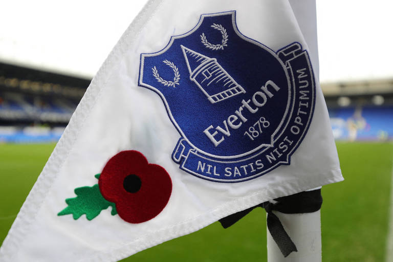 Bandeirinha de escanteio do Everton no estádio Goodison Park, em Liverpool