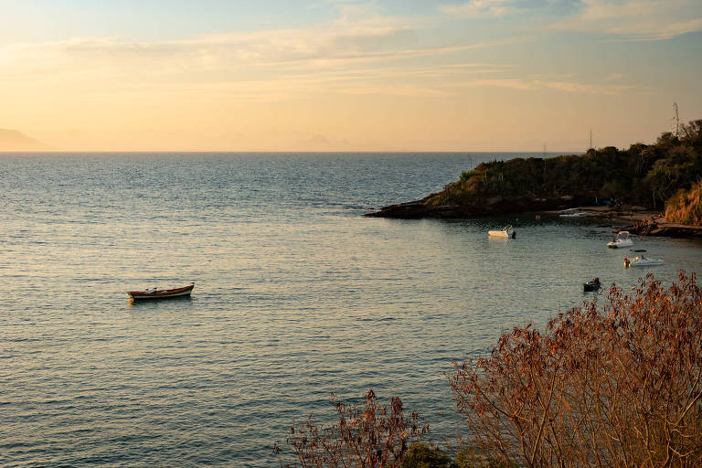 Vista de praia em Búzios, no litoral do Rio de Janeiro