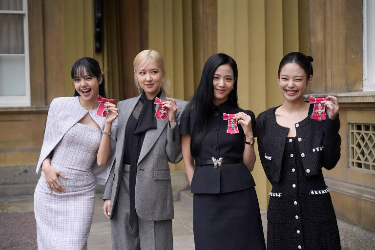 Blackpink é condecorada no Reino Unido pelo rei Charles 3º