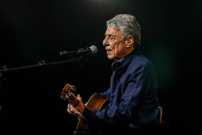 Chico Buarque capta a identidade brasileira em 'Que Tal um Samba?'