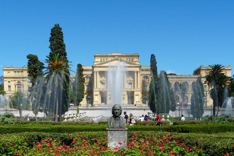 busto de personalidade histórica