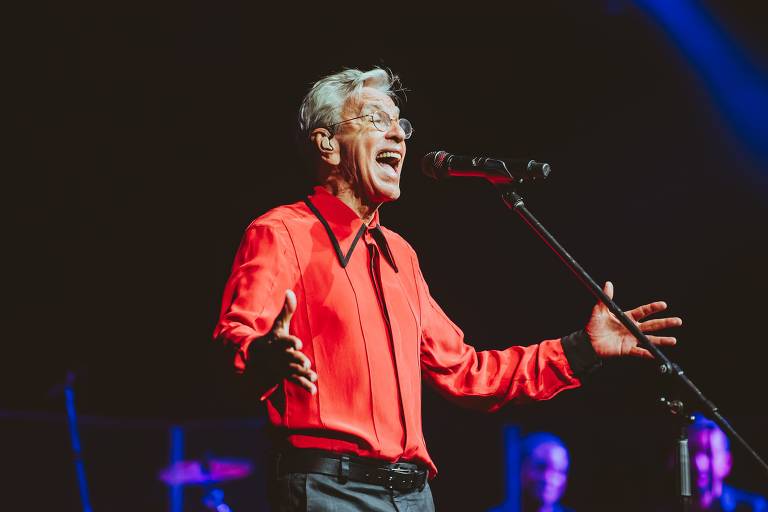 Caetano Veloso fura 'férias radicais' para fazer show no Festival de Verão de Salvador