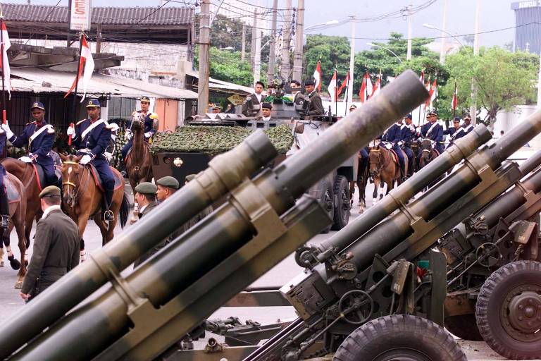 Parecer do Exército autoriza construção de ferrovia perto de área alvo de canhões