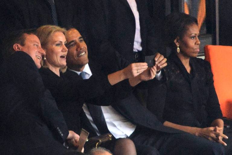 Tributo a Mandela, há 10 anos, foi marcado por selfie polêmica de Obama e intérprete de sinais fake