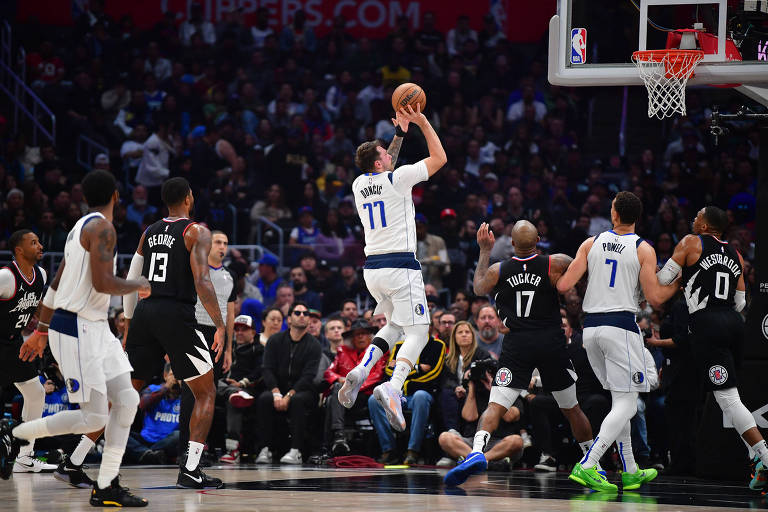 Venda do Dallas Mavericks, da NBA, reflete a crescente ligação entre esporte e o mercado de apostas
