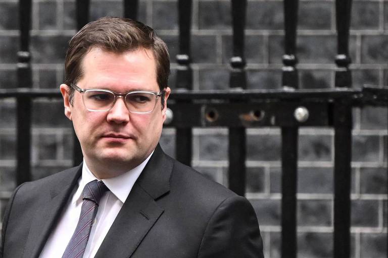 Ministro britânico renuncia por ver controversa lei anti-imigração como insuficiente