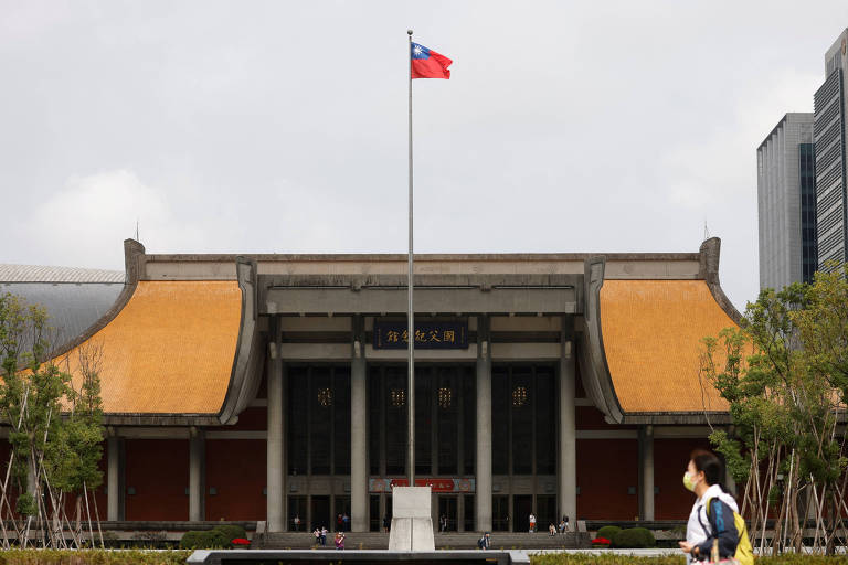 Taiwan detecta balão e novos caças da China 1 mês antes de eleições na ilha