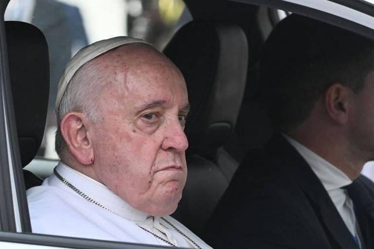 Papa Francisco cancela audiências deste sábado devido a gripe leve