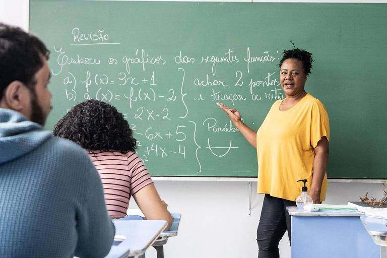 Cultura do 'melhor aluno' prejudica maioria dos estudantes no Brasil?