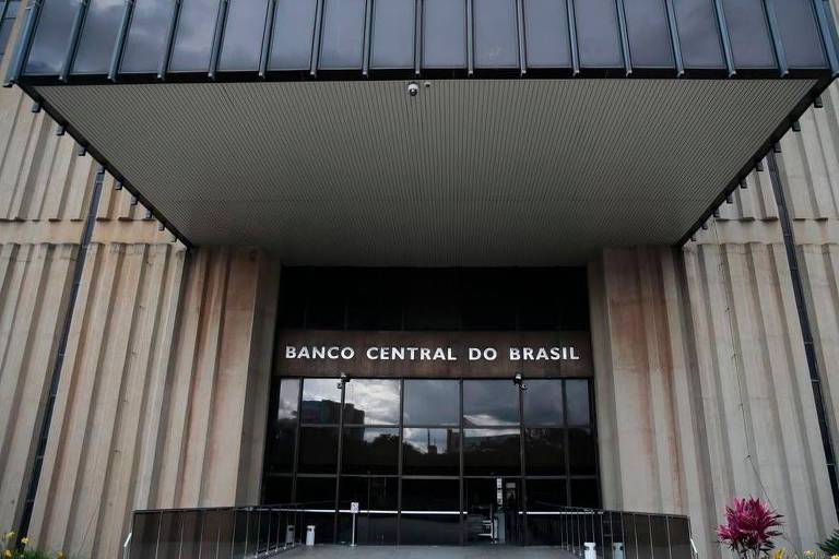 Relatório Focus, do Banco Central, reúne projeções de analistas para a taxa básica de juros Selic, para a inflação, para o câmbio e para o PIB (Produto Interno Bruto)