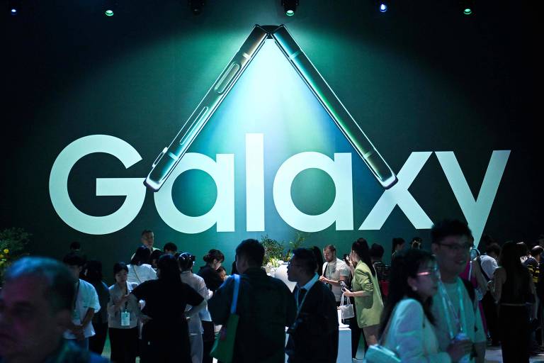 Samsung lançou o modelo flexível Galaxy Z Fold 5 em julho do ano passado