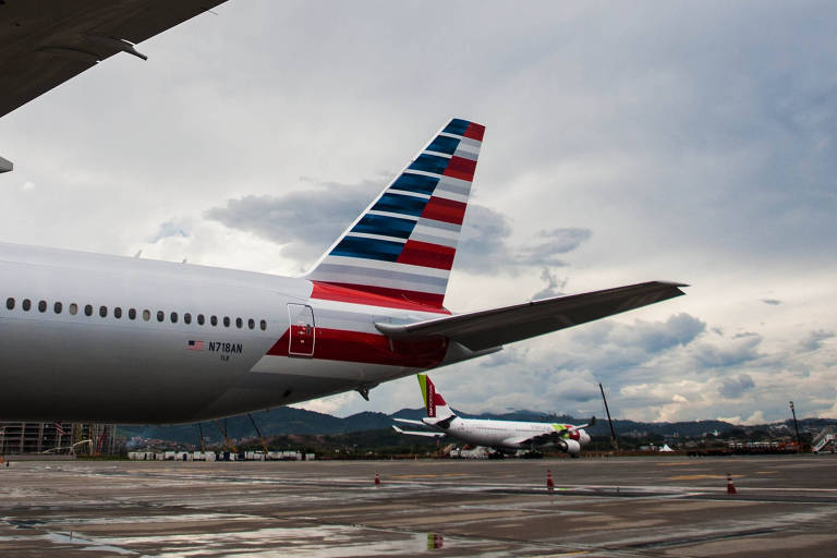 Aeronave da American Airlines no aeroporto de Guarulhos