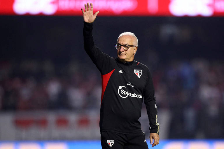 Multa milionária por 'roubo' do técnico Dorival Júnior gera embate entre CBF e o São Paulo