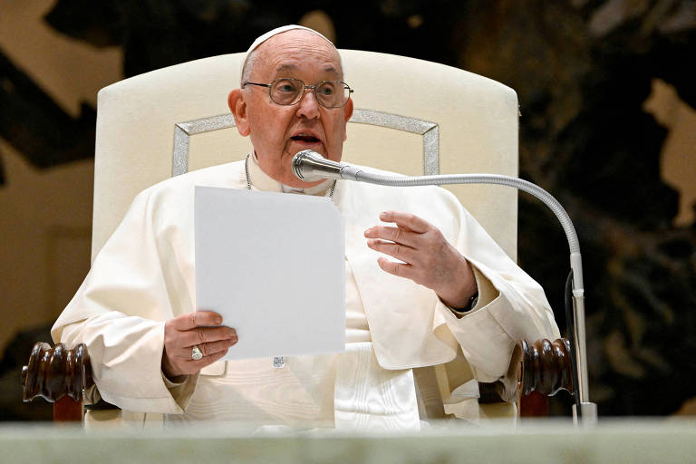 Papa Francisco discursa em audiência geral no Vaticano