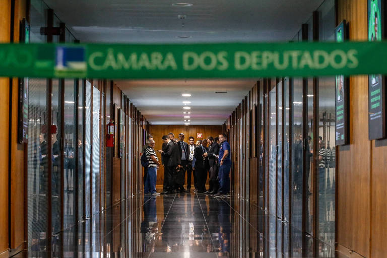 Ação da PF no gabinete do deputado Carlos Jordy