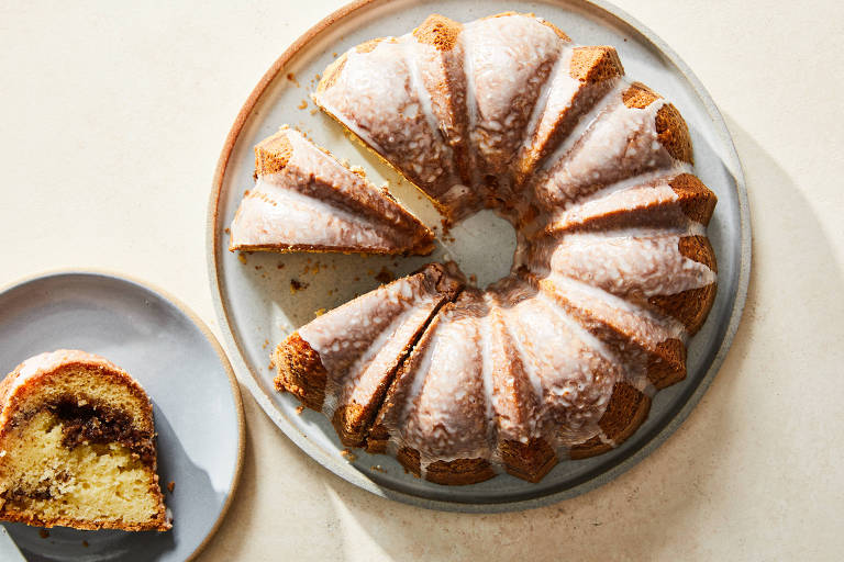 Aprenda a fazer bolo de nozes perfeito para acompanhar o café