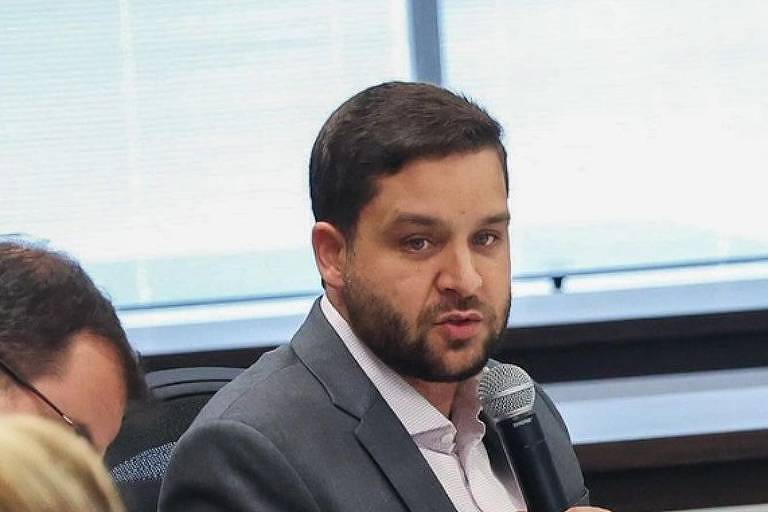 Vice-governador Thiago Pampolha (União Brasil-RJ) durante reunião da gestão estadual