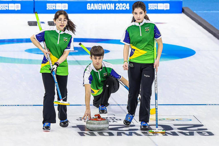 Equipe brasileira de curling durante partida contra a Alemanha nos Jogos Olímpicos de Inverno da Juventude, que estão sendo realizados em Gangwon, na Coreia do Sul