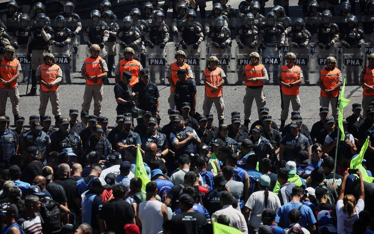 Argentina tem greve geral contra reformas ultraliberais de Milei