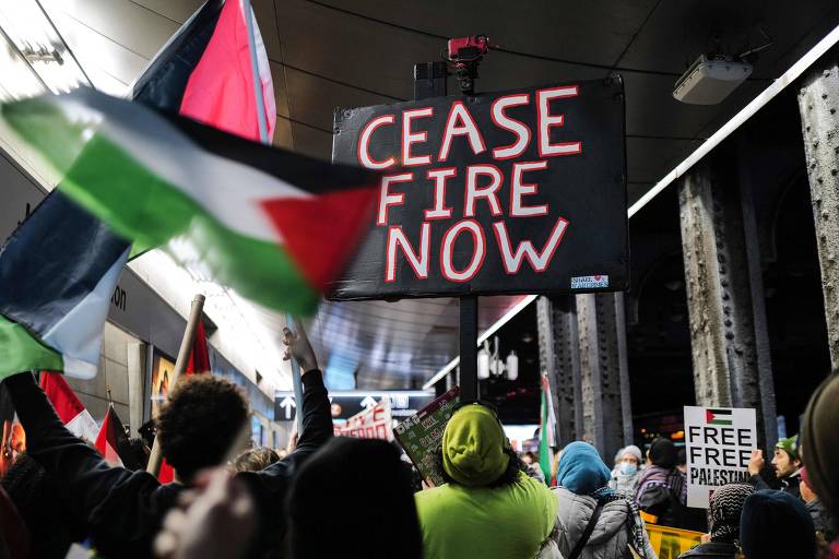 Manifestantes pró-palestina durante ato em Nova York (EUA)