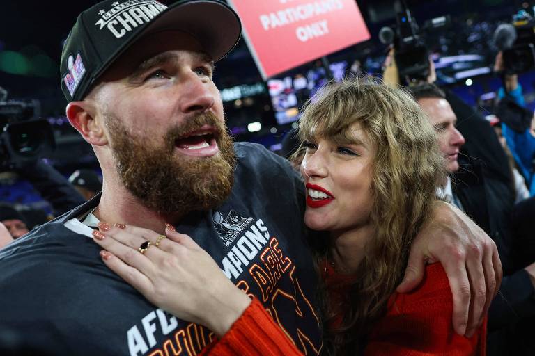 Aéreas vão 'homenagear' romance entre Taylor Swift e jogador da NFL em voos para Super Bowl