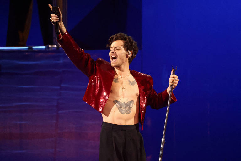 Harry Styles faz 30 anos: como o artista inglês foi de galã do One Direction a símbolo queer