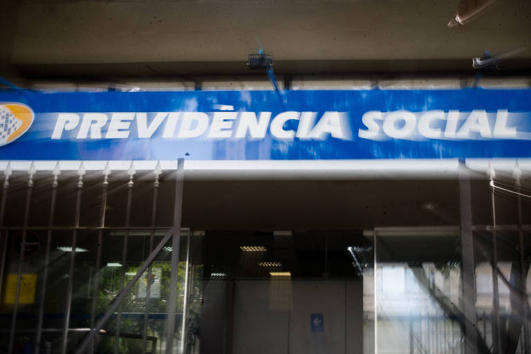 Fachada de prédio da Previdência Social em Vila Mariana, São Paulo: portabilidade do consignado cresceu em março