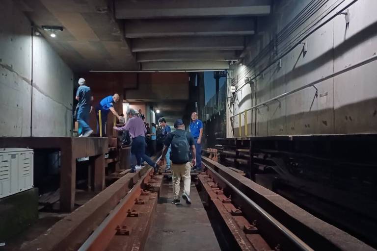 Preço da corrida com carro de aplicativo dispara em SP após pane no metrô