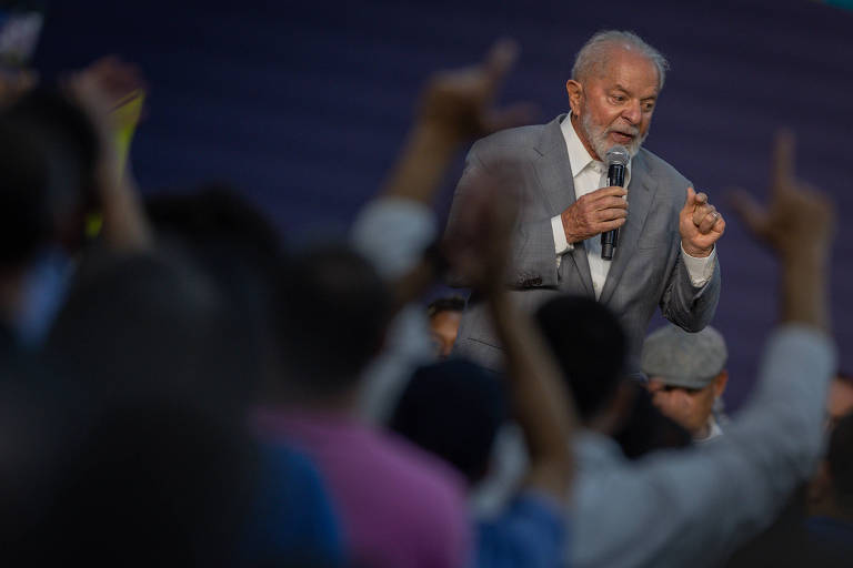 O presidente Lula (PT) discursa em São Bernardo do Campo, em visita a fábrica da Volkswagen