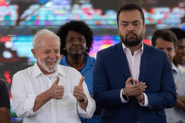 Lula e Castro trocam afagos em evento no RJ