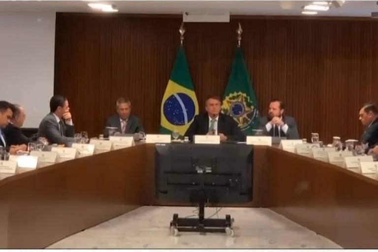 Alexandre de Moraes suspende sigilo de reunião de Bolsonaro e ministros em que se discutiu golpe; veja vídeo na íntegra