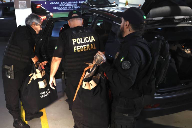 Policiais Federais cumprem mandado de busca e apreensão em operação sobre trama golpista
