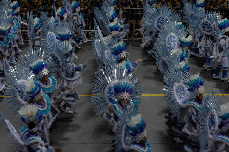 Veja imagens do desfile da Tom Maior no Carnaval 2024