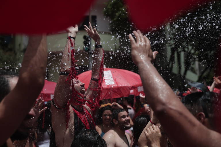 O Espetacular Bloco da Charanga do França leva foliões às ruas