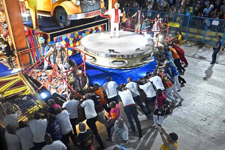 Porto da Pedra é rebaixada no Carnaval do RJ um ano após acesso