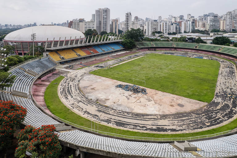 Pista de atletismo destruída do Estádio Ícaro de Castro Mello, localizado ao lado do Ginásio do Ibirapuera, em São Paulo