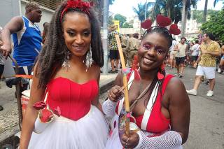 Foli�es do bloco Quizomba desfilam tema 'Fa�a amor, n�o fa�a guerra' neste s�bado no RJ