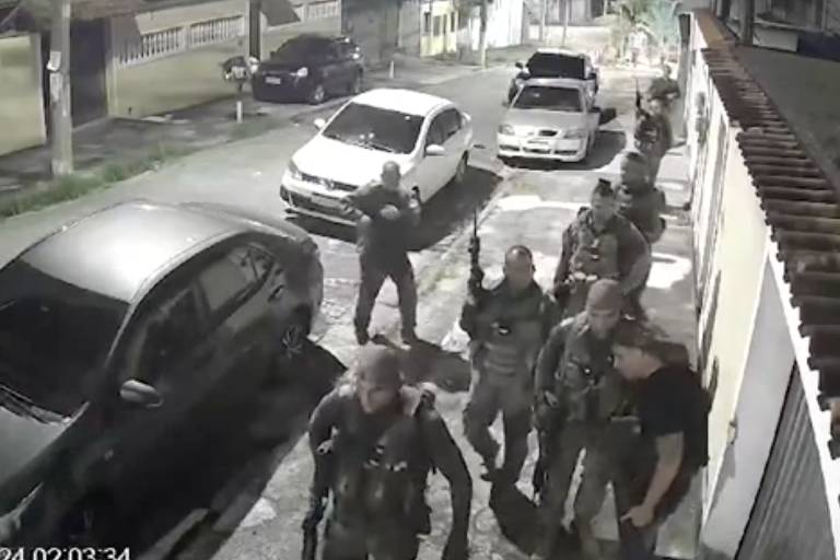 PMs trocam tiros entre si por engano em operação no RJ; veja vídeo