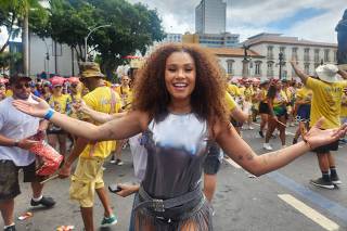 Monobloco, no Rio, homenageia Jorge Arag�o em despedida do Carnaval