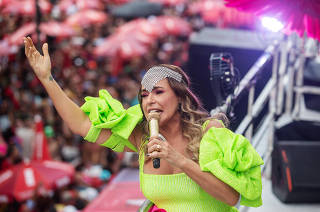 Debaixo de chuva, Daniela Mercury fecha o Carnaval de SP com homenagem a Z� Celso