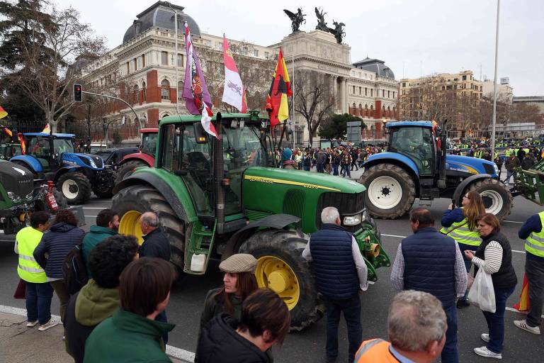 Agricultores e pecuaristas fazem manifestação na Espanha