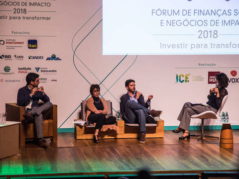 Daniel Izzo, cofundador da Vox Capital (à esq.), Célia Cruz, diretora-executiva do ICE (Instituto de Cidadania Empresarial), Henrique Bussacos, cofundador do Impact Hub São Paulo, e Bettina Barros, jornalist