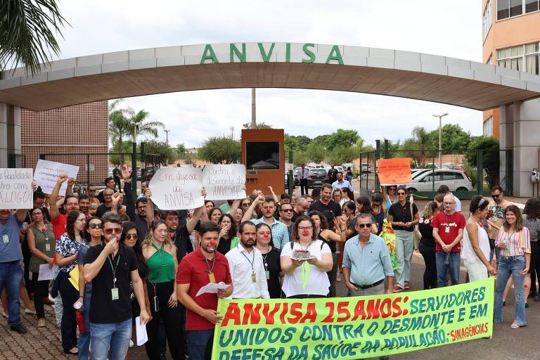 Manifestação do sindicato de servidores de agências em defesa da Anvisa em janeiro de 2024