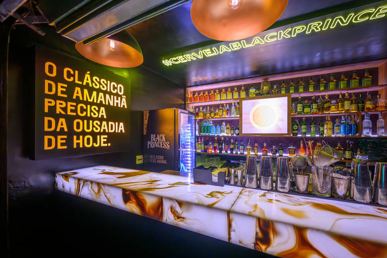 Conheça o Alquimista, novo bar de Cleo em SP