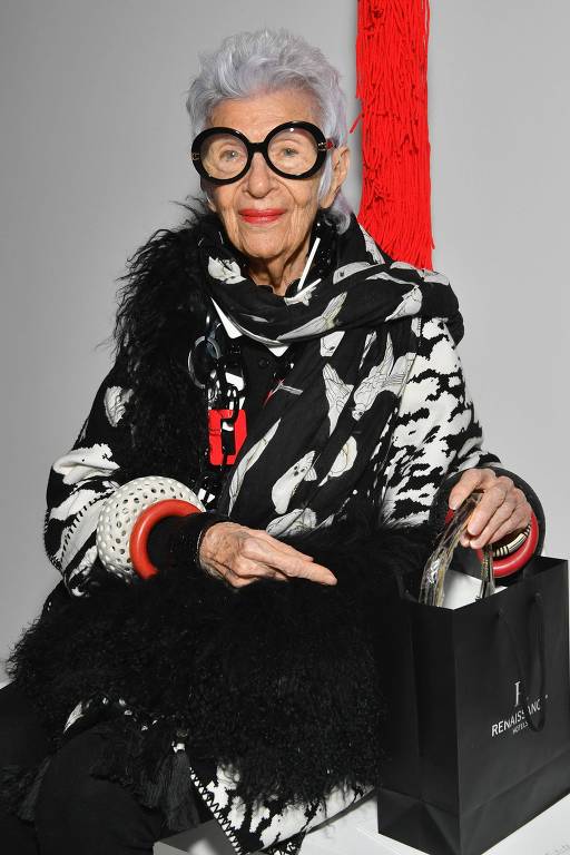 Iris Apfel em desfile da Calvin Klein na New York Fashion, em setembro de 2017