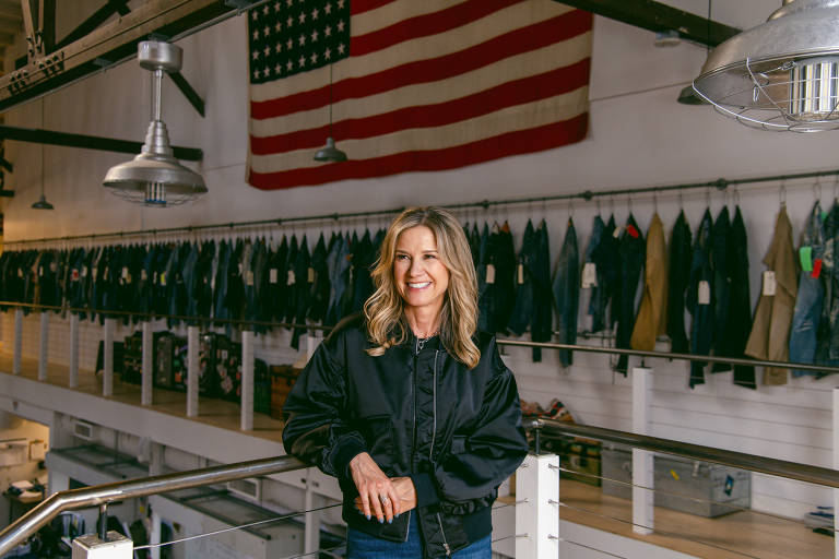 Michelle Gass, CEO da Levi Strauss & Co, no laboratório de inovação da Levi's em San Francisco